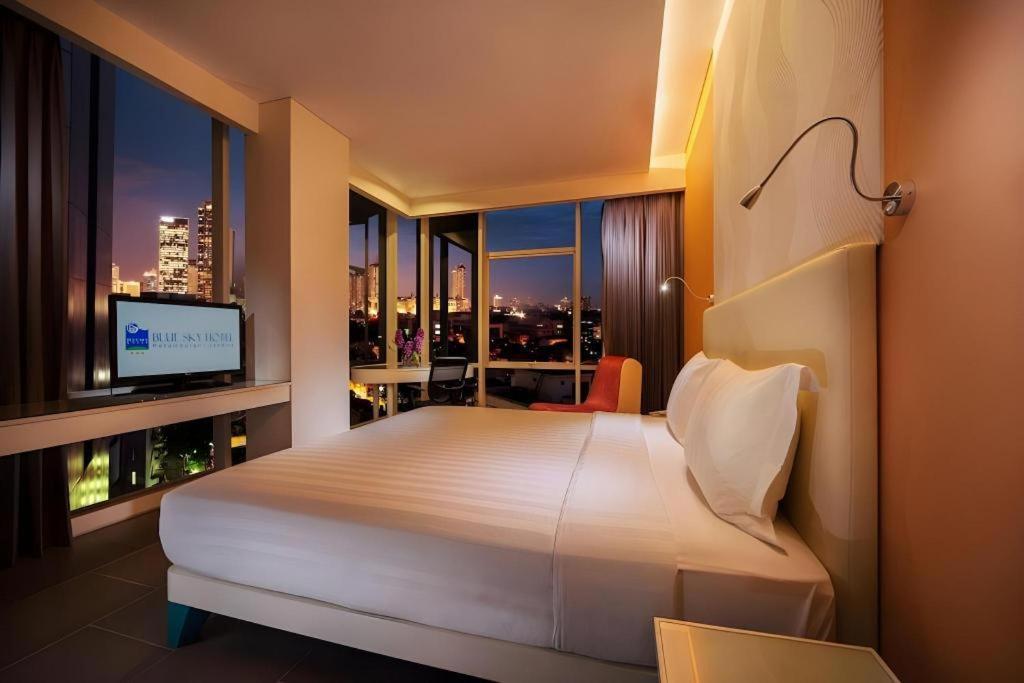 โรงแรมบลู สกาย เปตามบุราน จาการ์ตา ภายนอก รูปภาพ