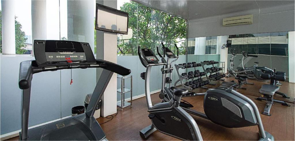 โรงแรมบลู สกาย เปตามบุราน จาการ์ตา ภายนอก รูปภาพ